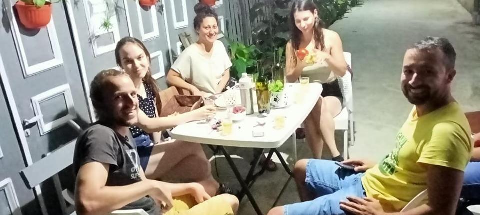 Hostel Forrest Кутаиси Экстерьер фото