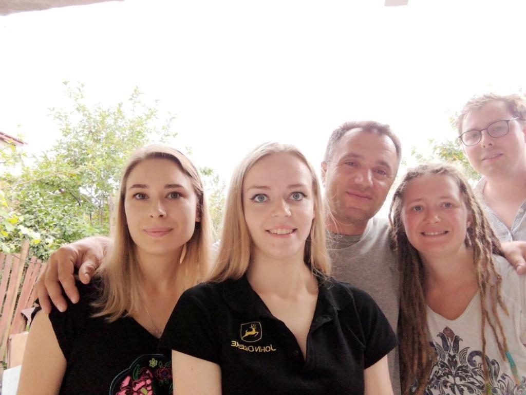 Hostel Forrest Кутаиси Экстерьер фото
